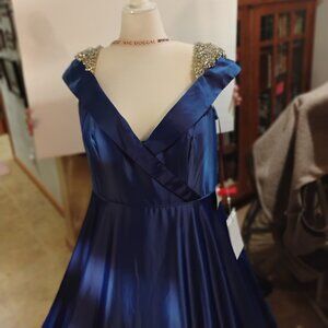 Mac Duggal Women's formal dress